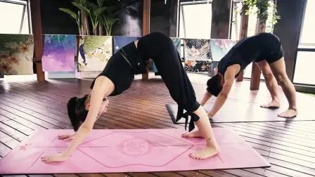 Rechteckige Fitness-Yogamatte aus veganem PU-Leder, anpassbares Design, individuelles Logo, Gymnastikmatte, Yoga, mit Tasche